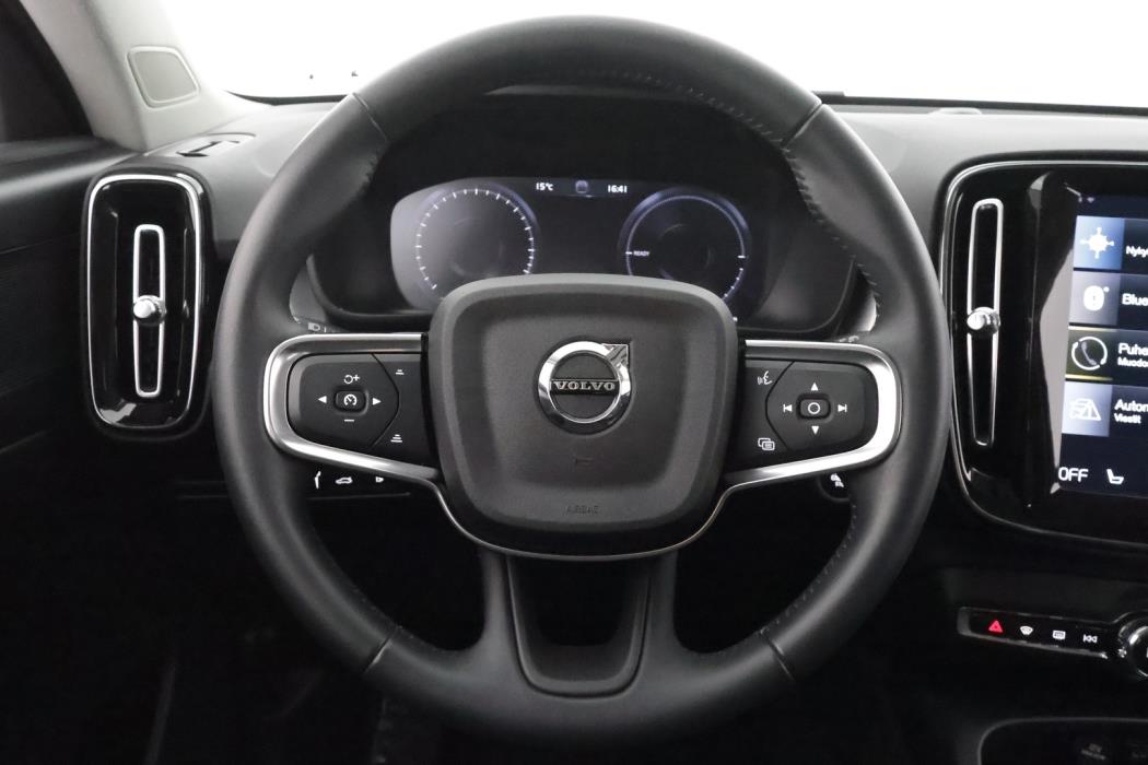 VOLVO XC40 2021