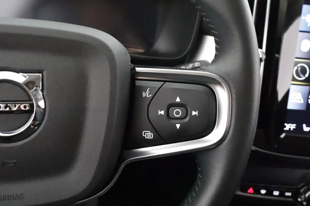 VOLVO XC40 2021