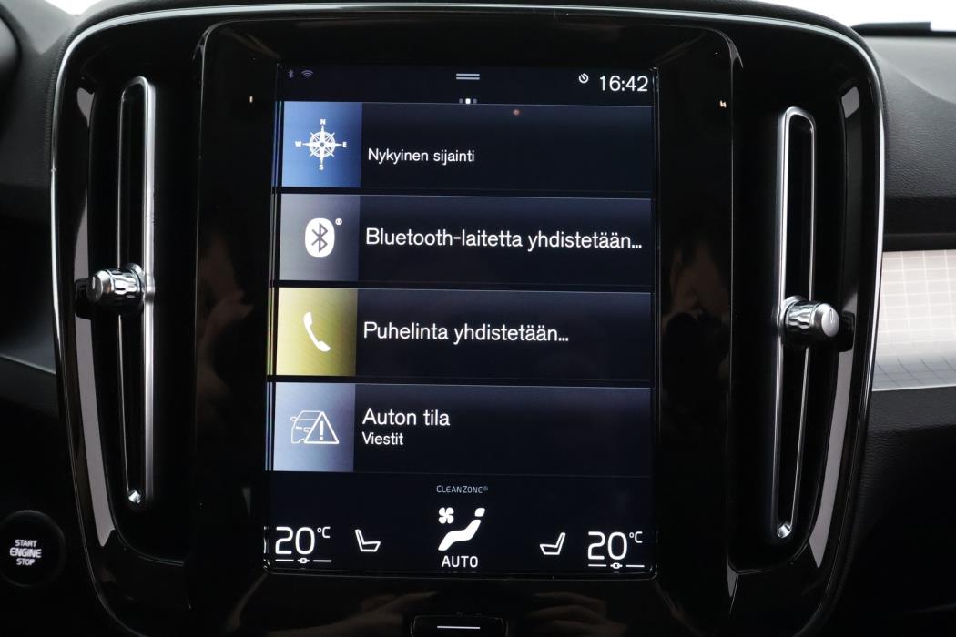 VOLVO XC40 2021