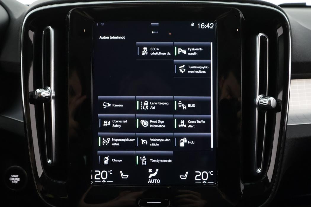 VOLVO XC40 2021