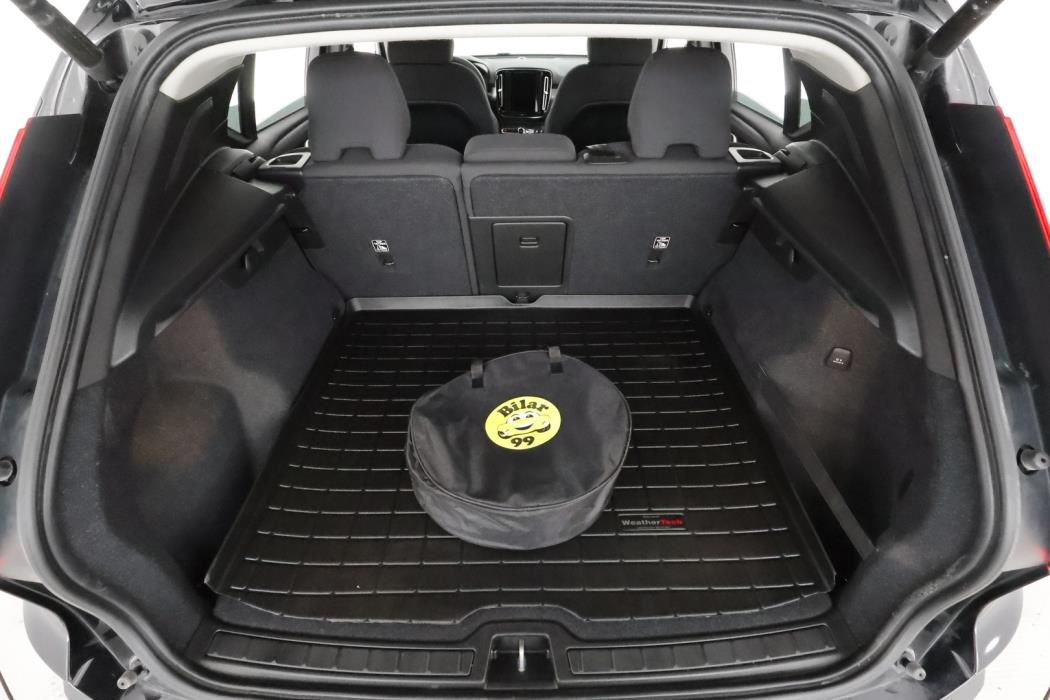 VOLVO XC40 2021