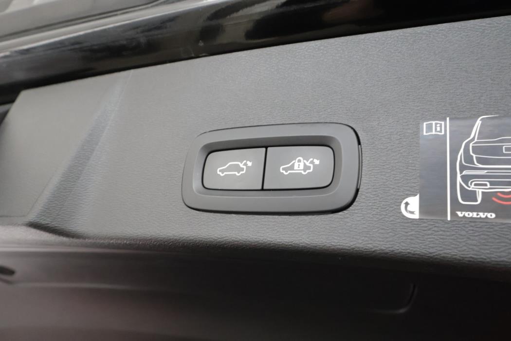 VOLVO XC40 2021