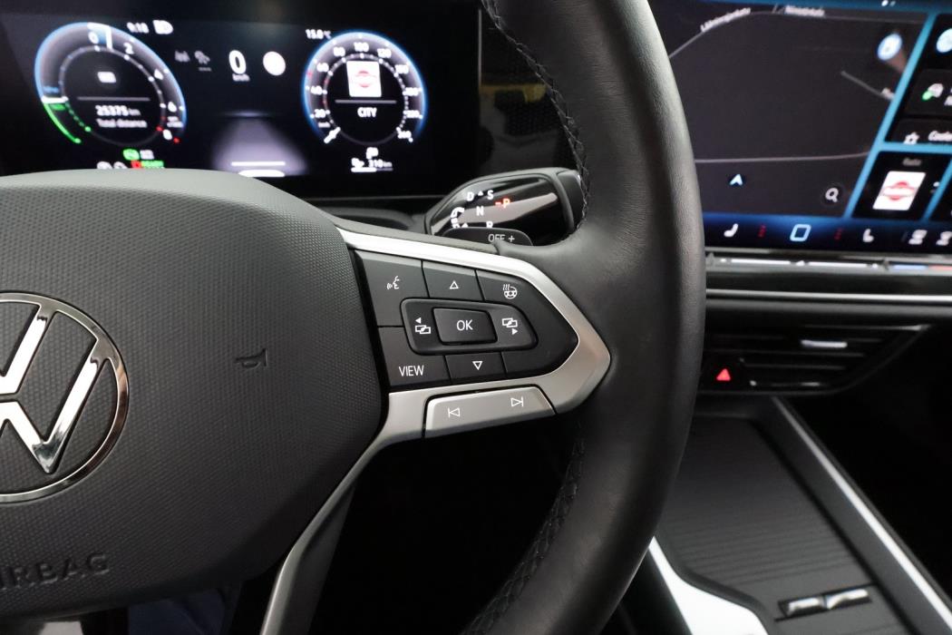 VOLKSWAGEN PASSAT 2025