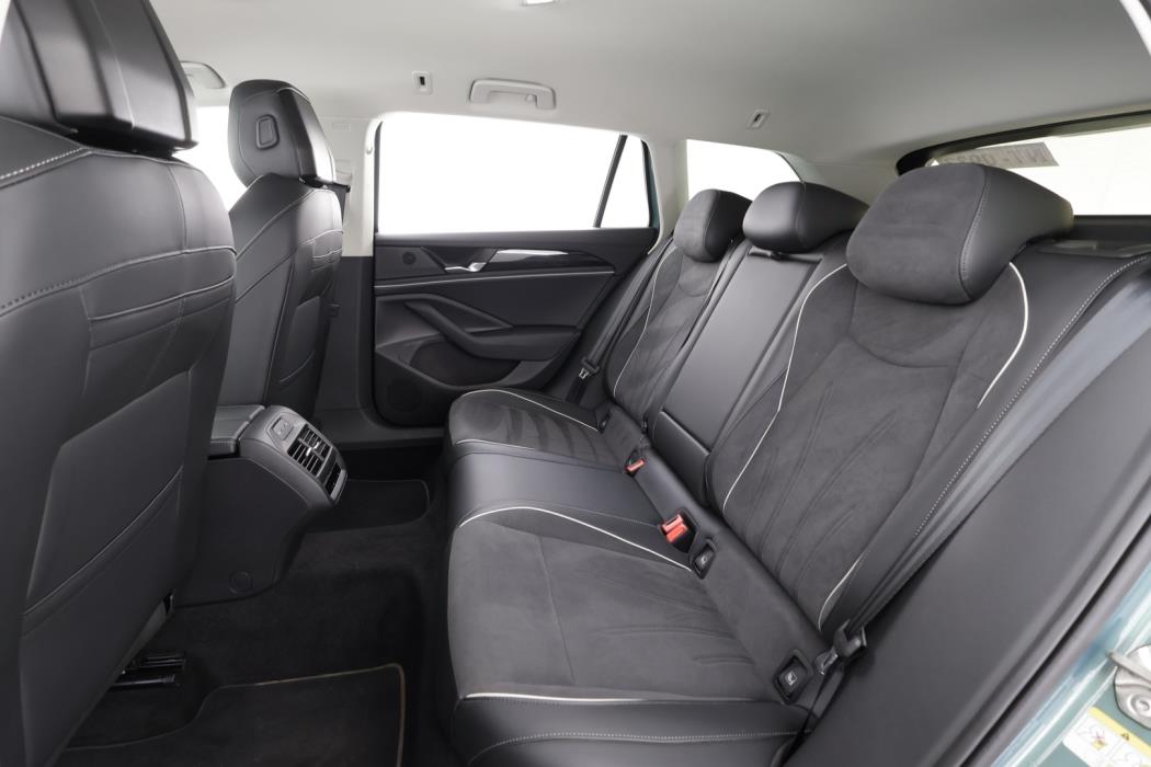 VOLKSWAGEN PASSAT 2025