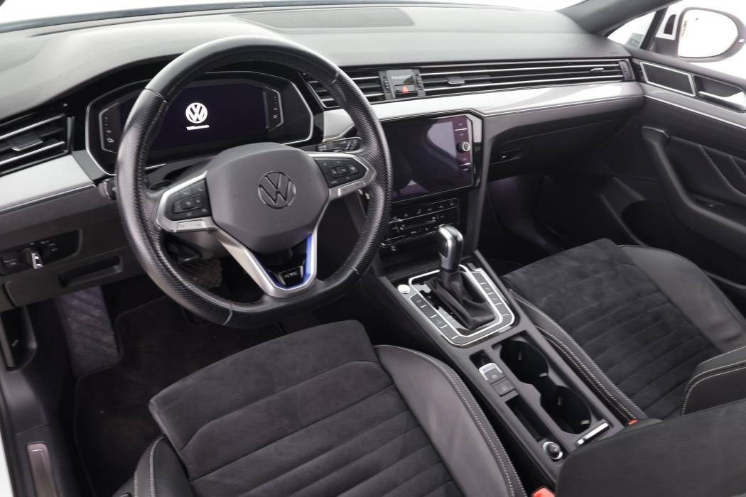 VOLKSWAGEN PASSAT 2021