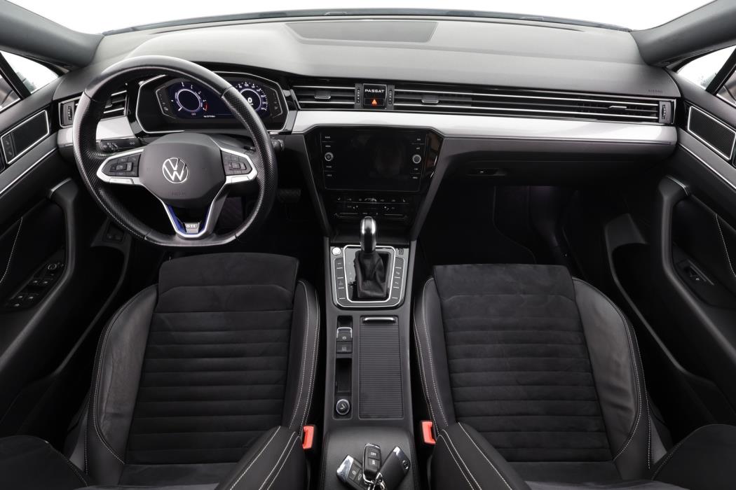 VOLKSWAGEN PASSAT 2021