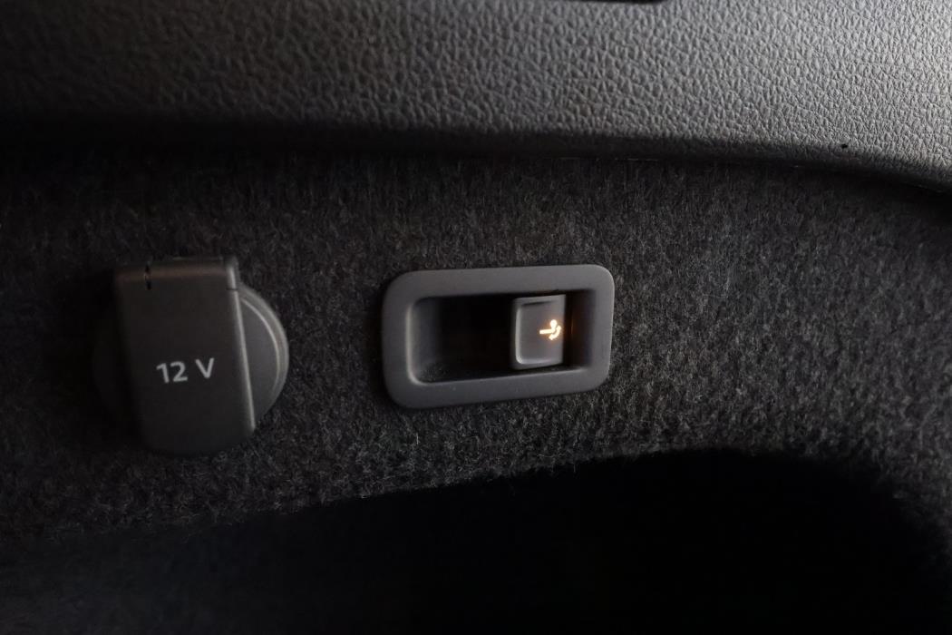 VOLKSWAGEN PASSAT 2021