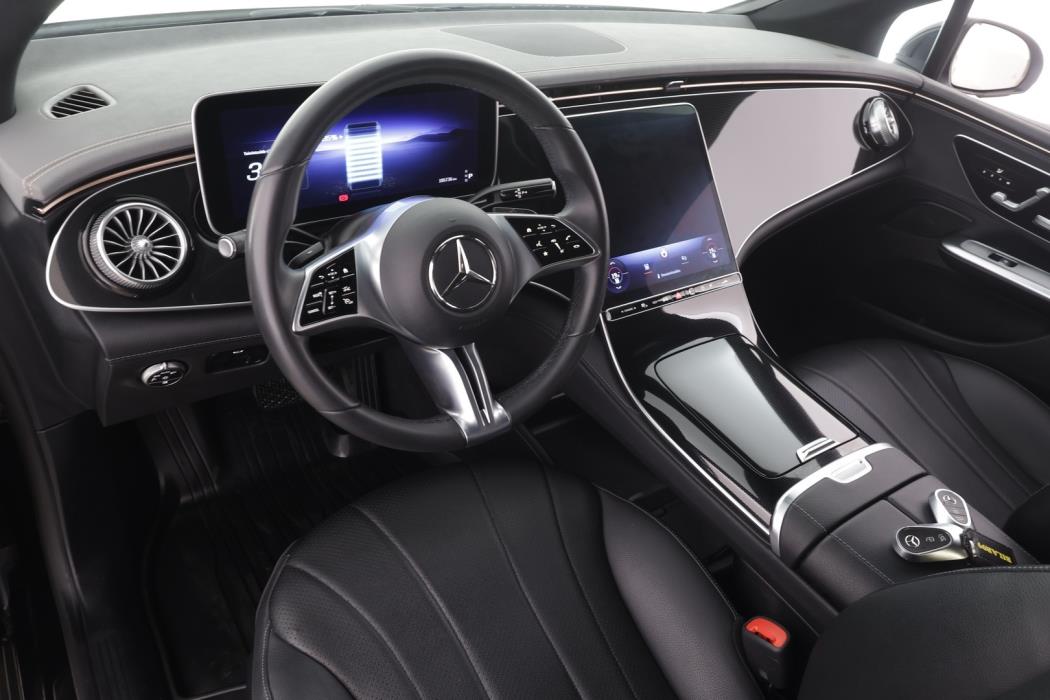 MERCEDES-BENZ EQE 2024