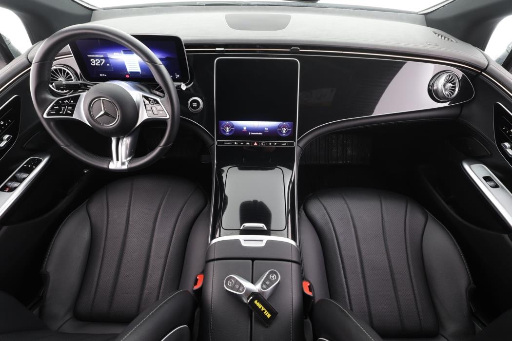 MERCEDES-BENZ EQE 2024