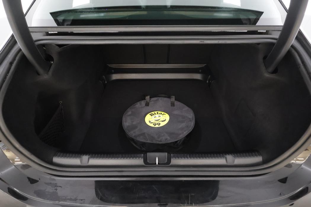 MERCEDES-BENZ EQE 2024