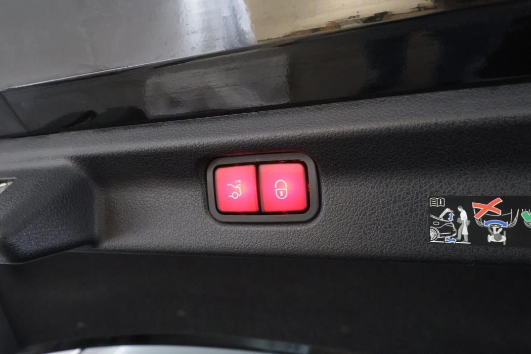 MERCEDES-BENZ EQE 2024