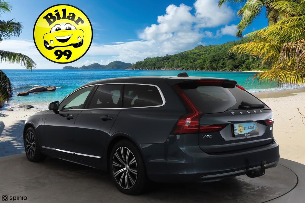 VOLVO V90 2022