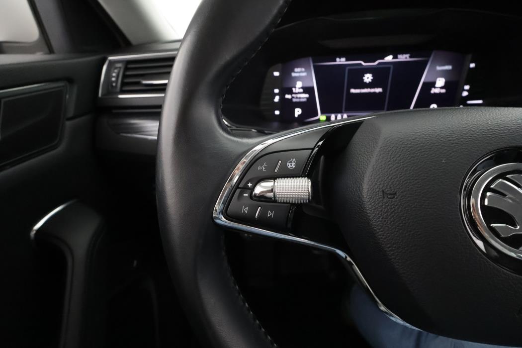 SKODA SUPERB 2021