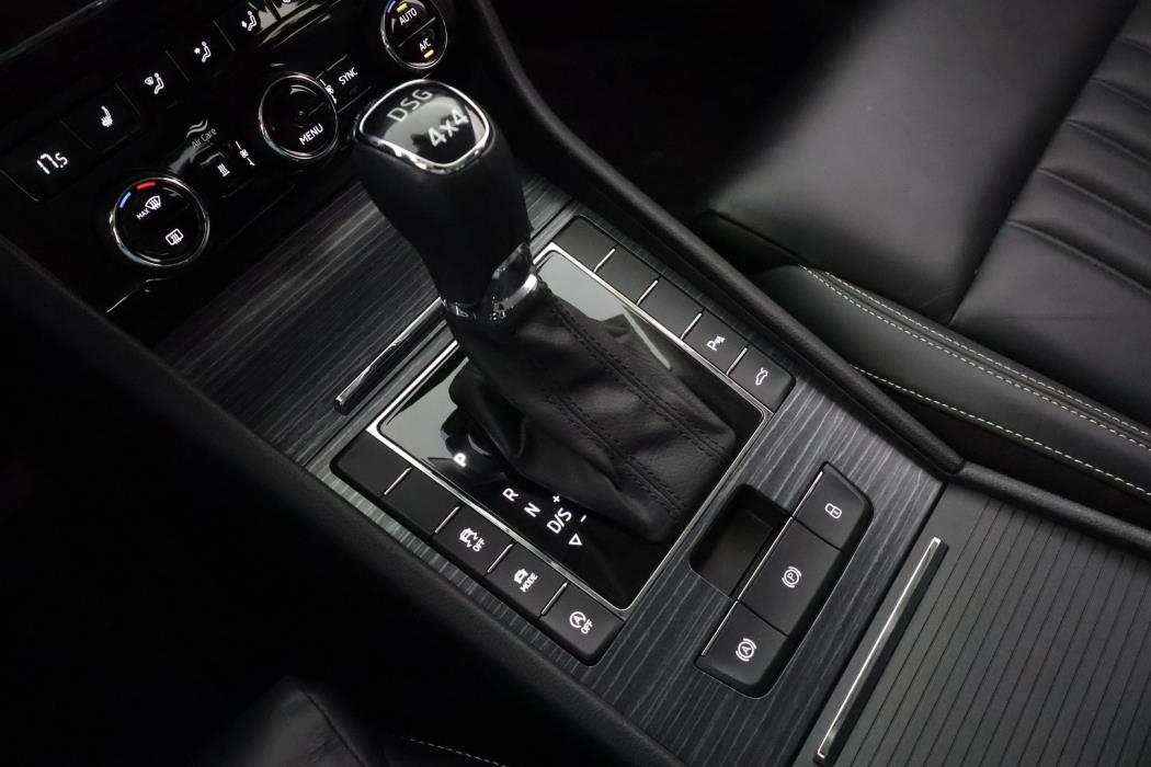 SKODA SUPERB 2021