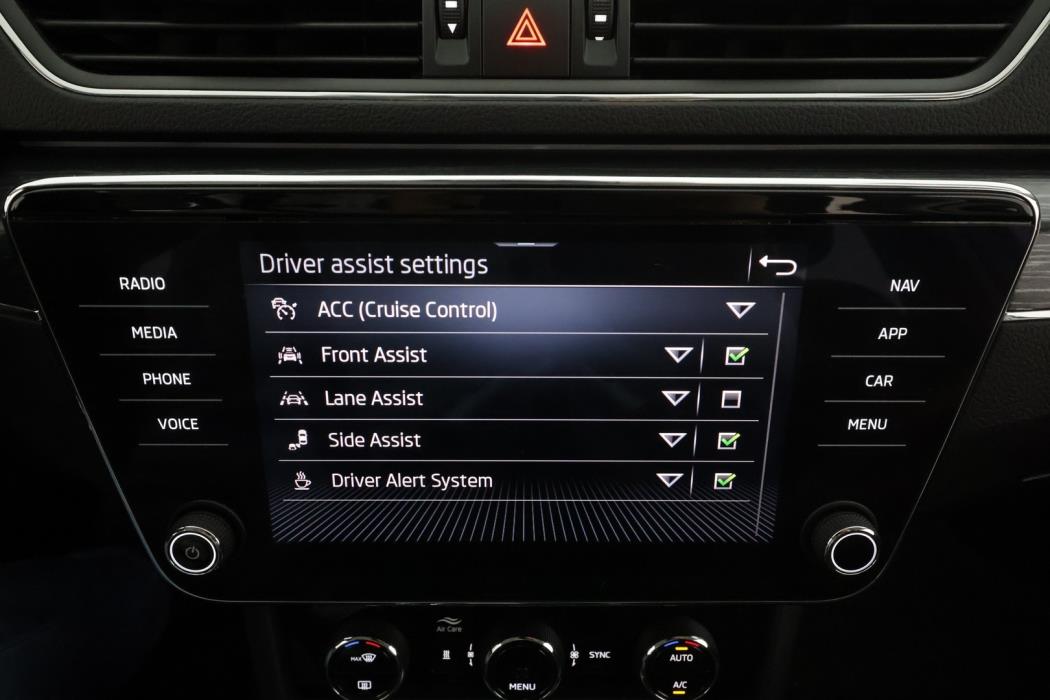 SKODA SUPERB 2021