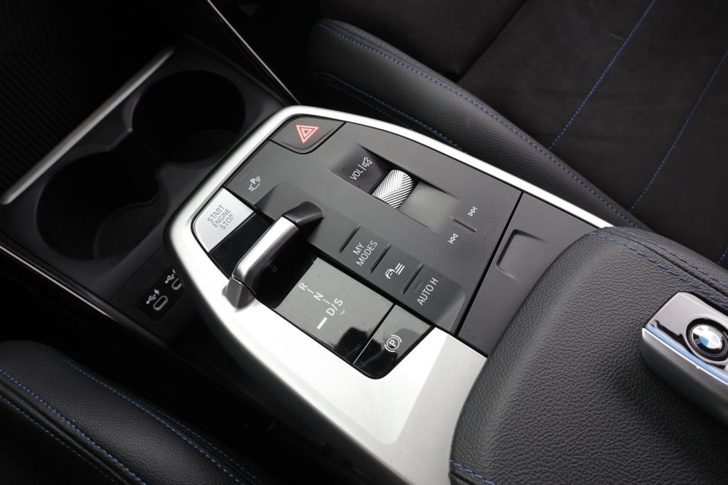 BMW 225 2023