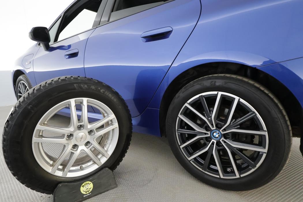 BMW 225 2023