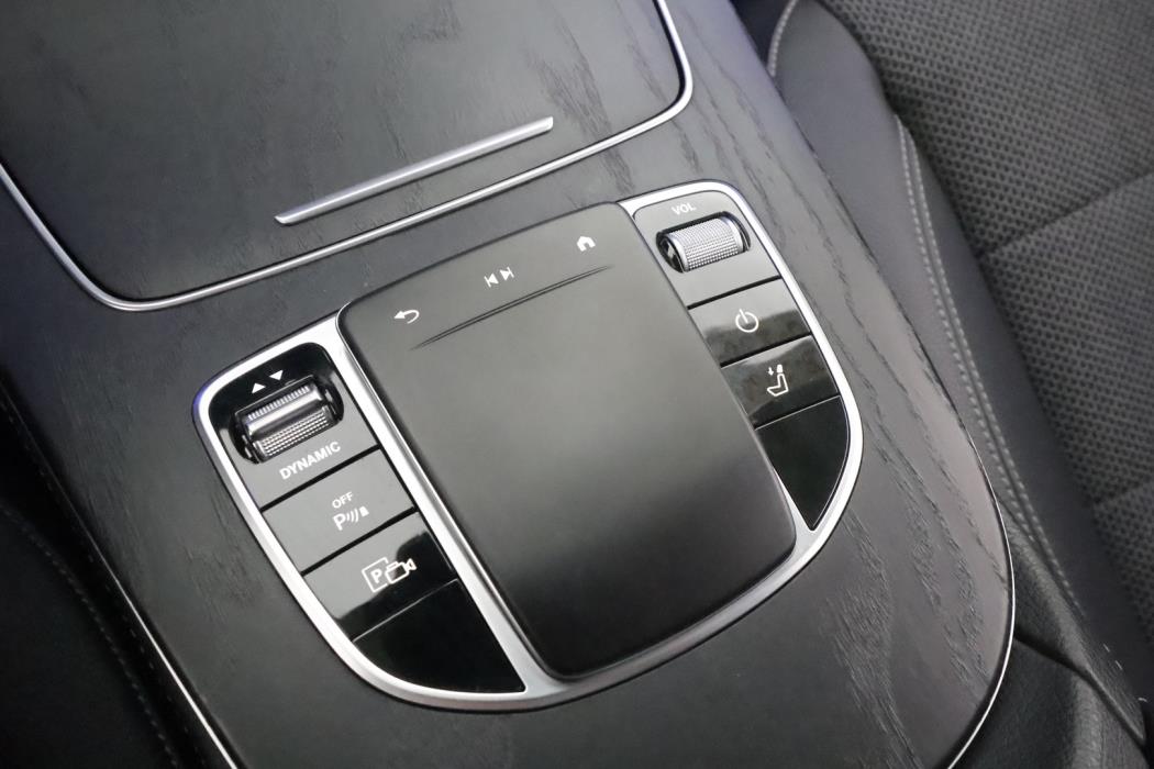 MERCEDES-BENZ E 2021