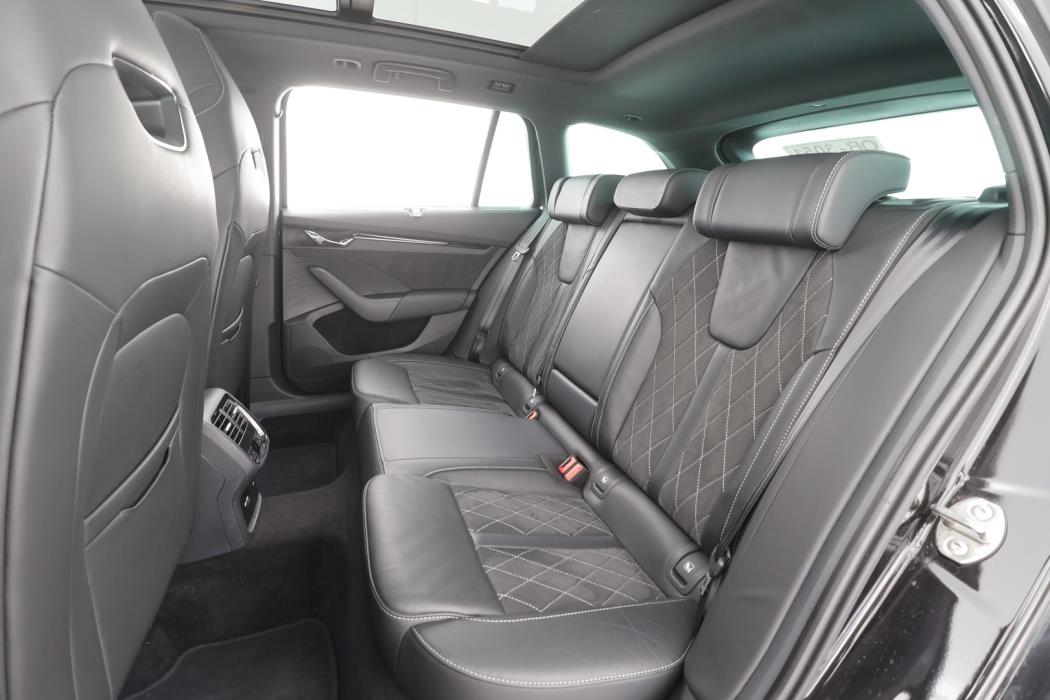 SKODA OCTAVIA 2023