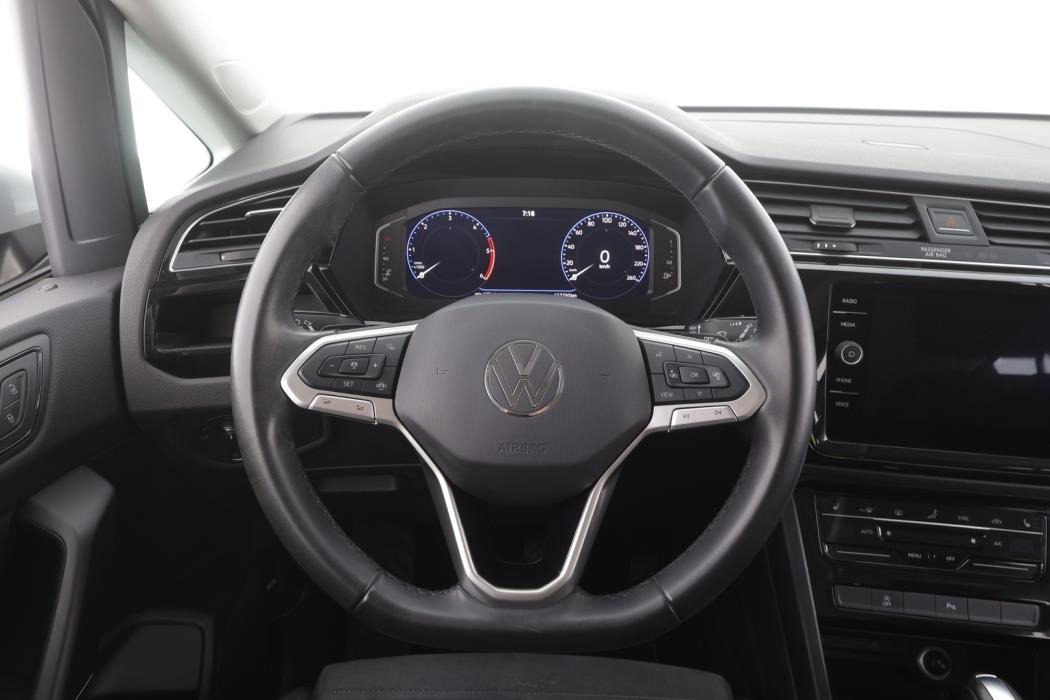 VOLKSWAGEN TOURAN 2023