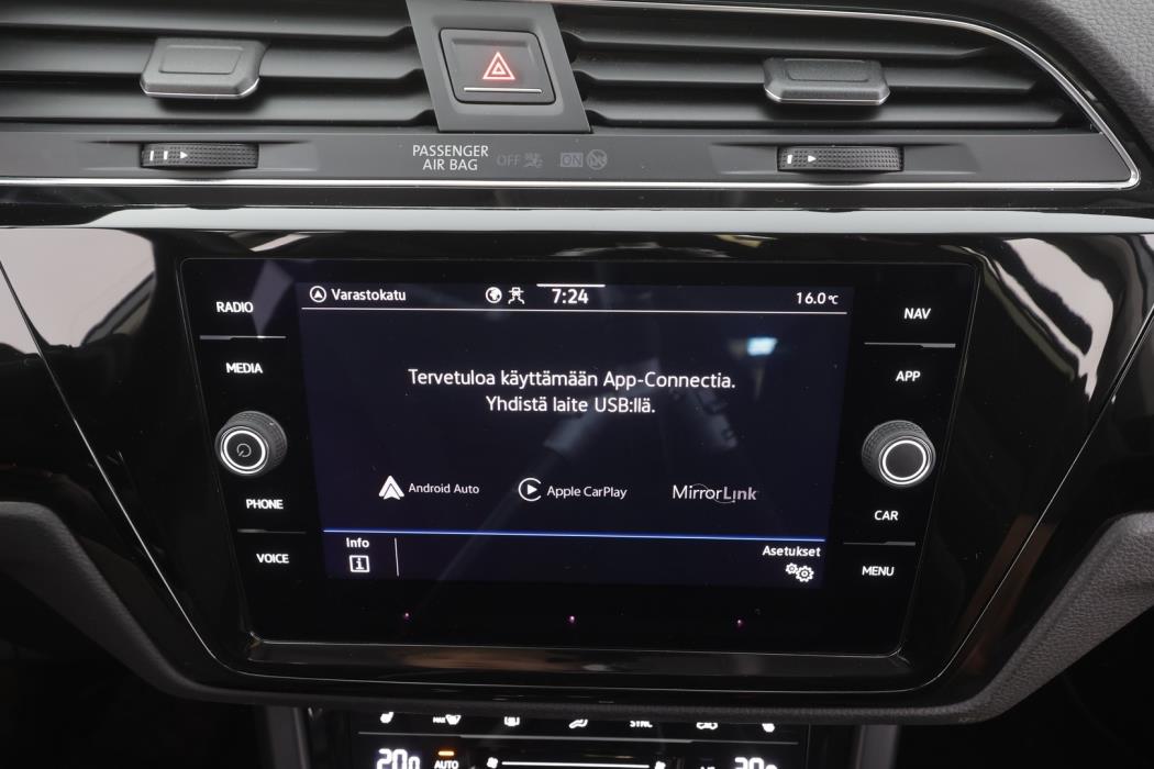 VOLKSWAGEN TOURAN 2023