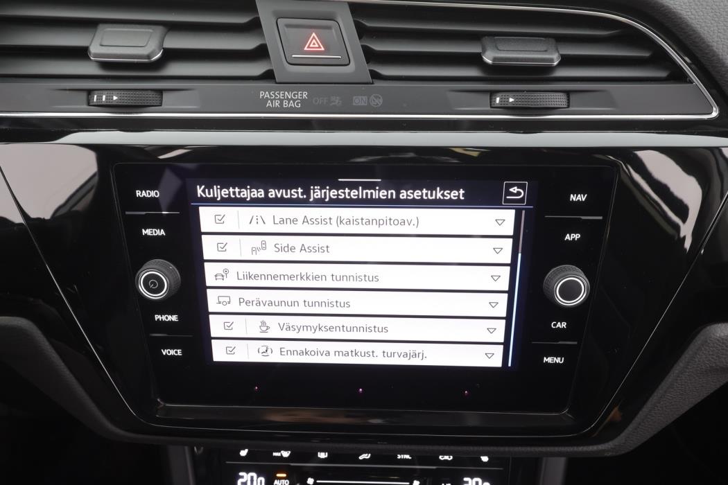 VOLKSWAGEN TOURAN 2023