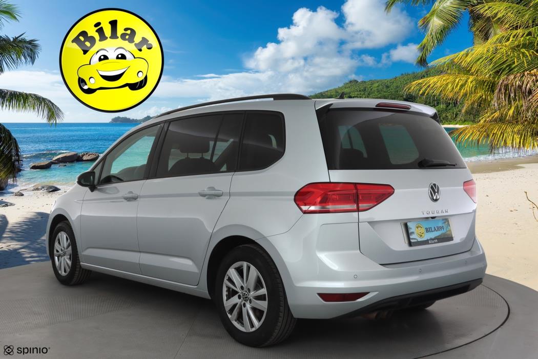 VOLKSWAGEN TOURAN 2023