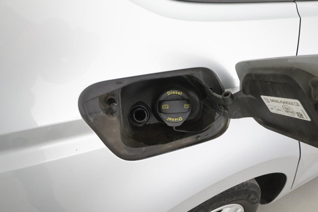 VOLKSWAGEN TOURAN 2023