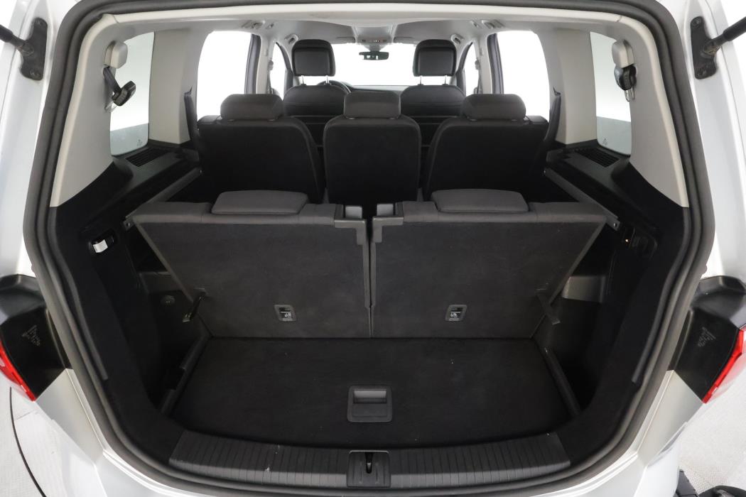 VOLKSWAGEN TOURAN 2023