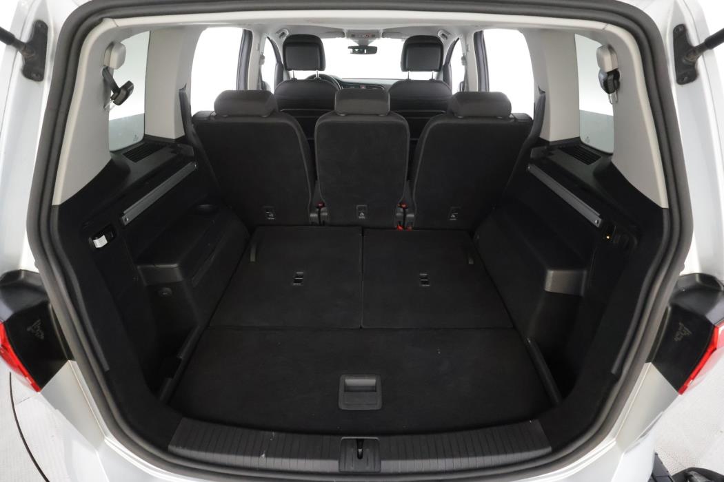VOLKSWAGEN TOURAN 2023
