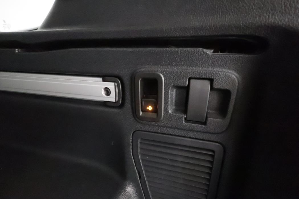VOLKSWAGEN TOURAN 2023