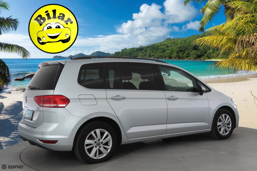 VOLKSWAGEN TOURAN 2023