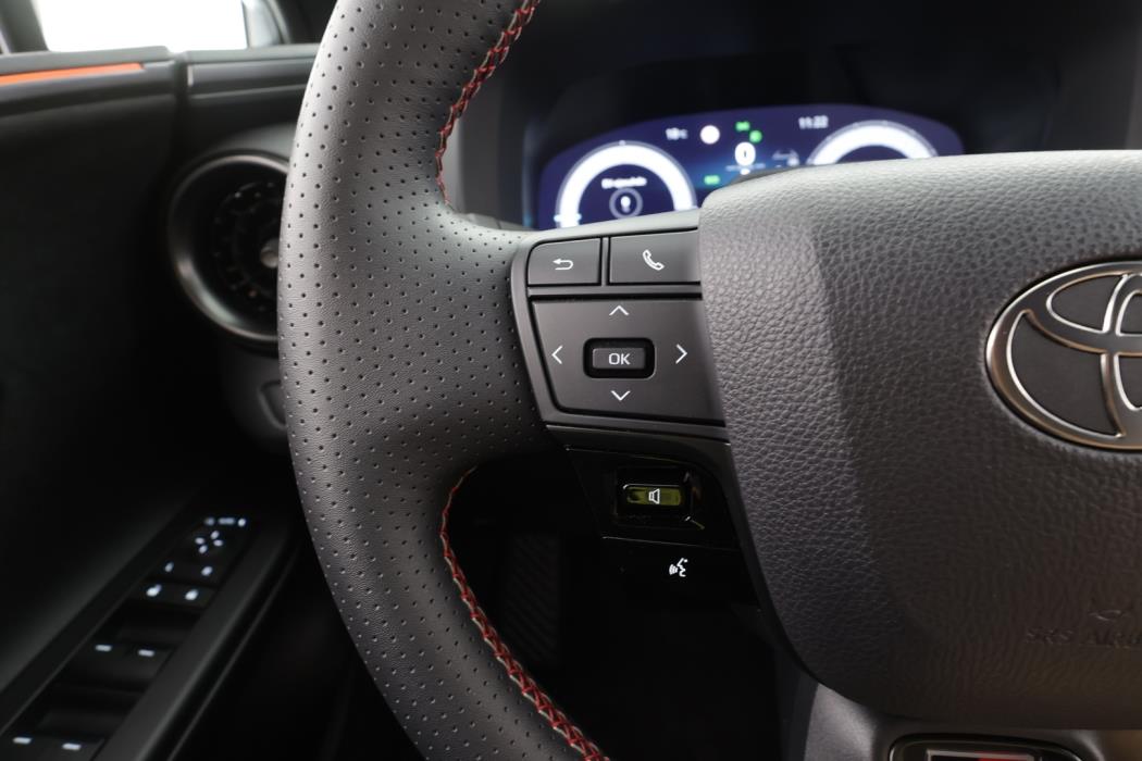 TOYOTA C-HR 2024
