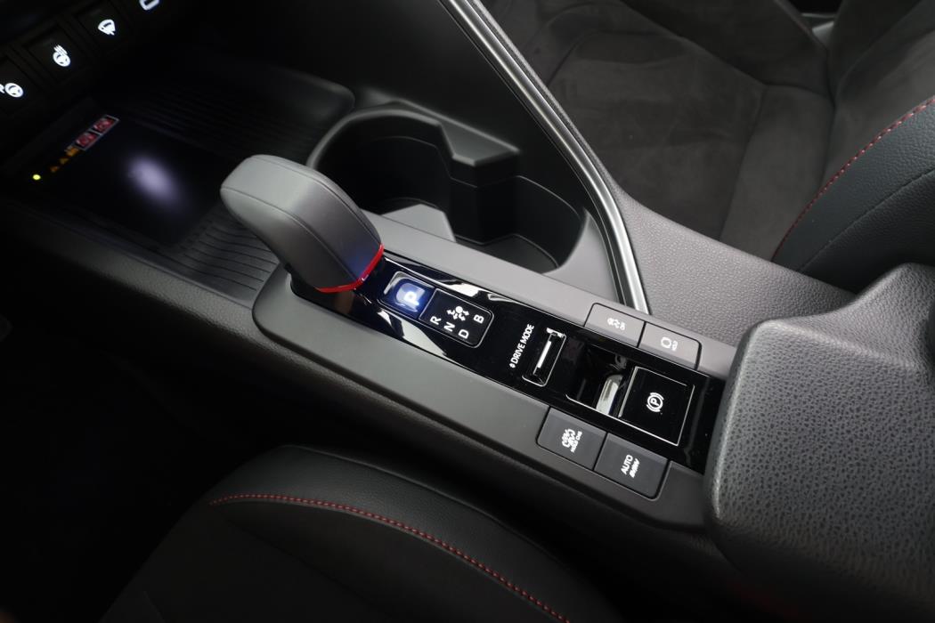 TOYOTA C-HR 2024