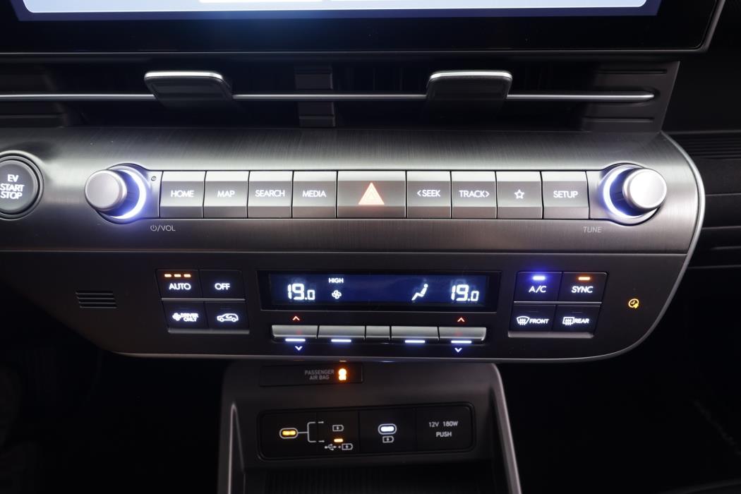 HYUNDAI KONA ELECTRIC 2024