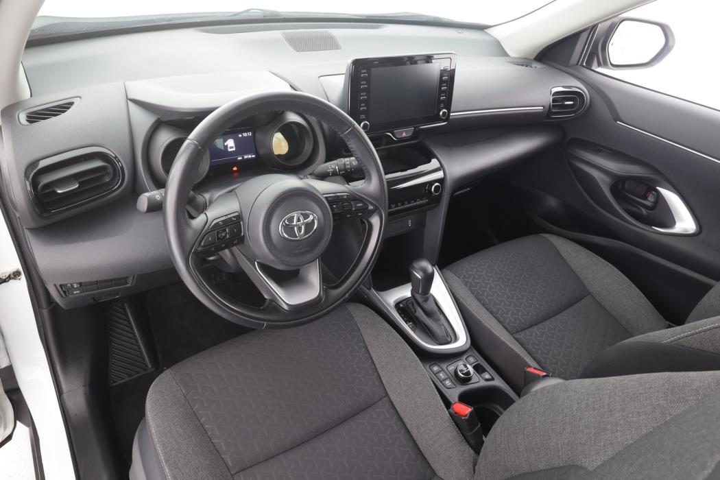 TOYOTA YARIS CROSS 2023