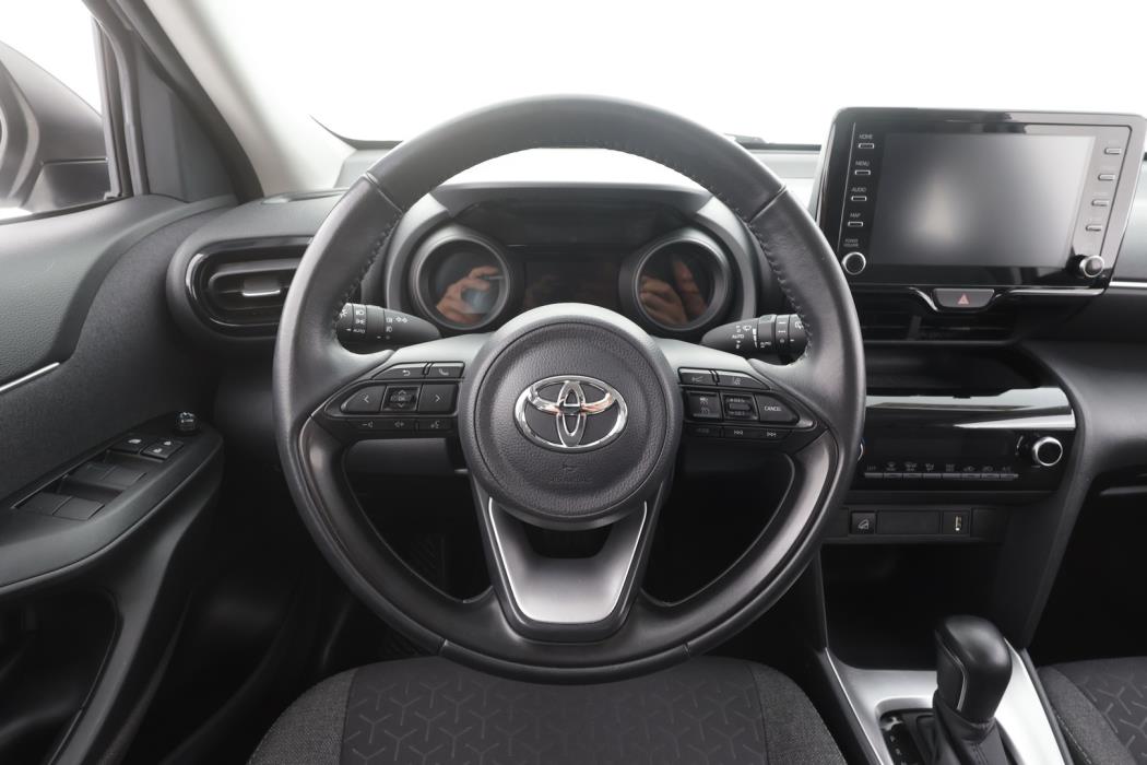 TOYOTA YARIS CROSS 2023