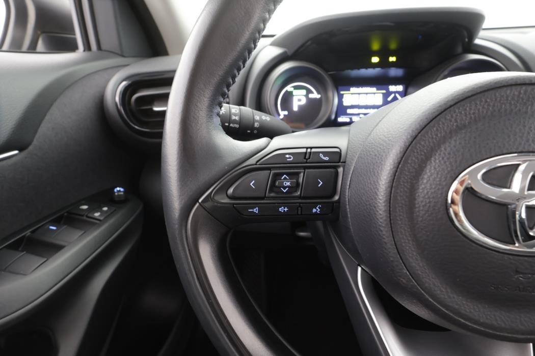 TOYOTA YARIS CROSS 2023
