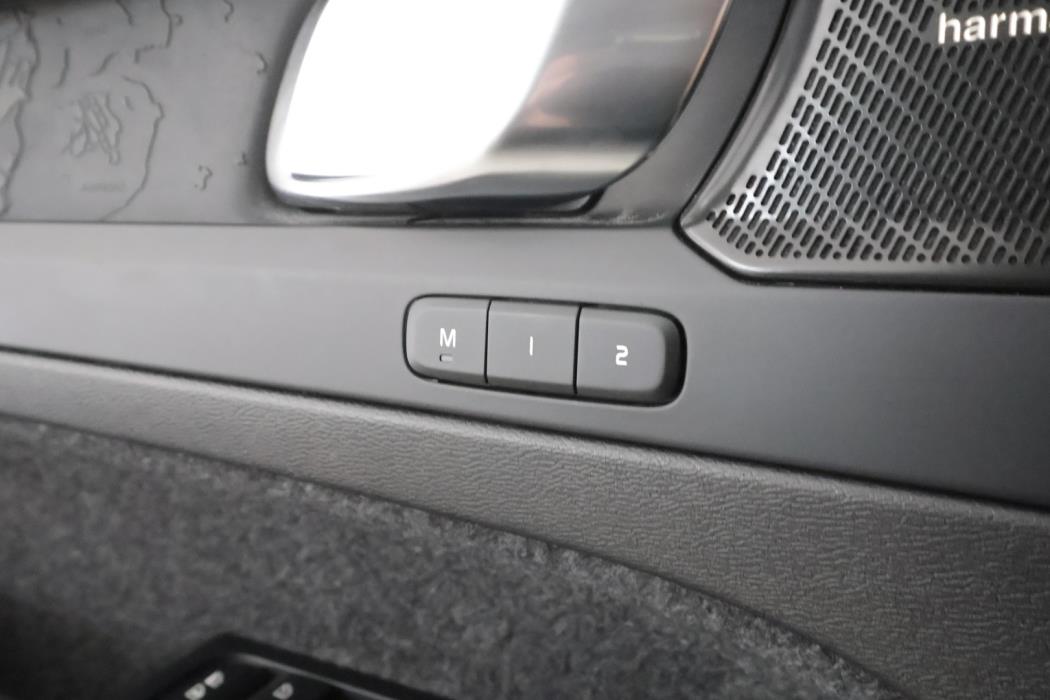 VOLVO C40 2023