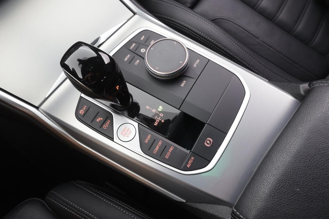 BMW 318 2022