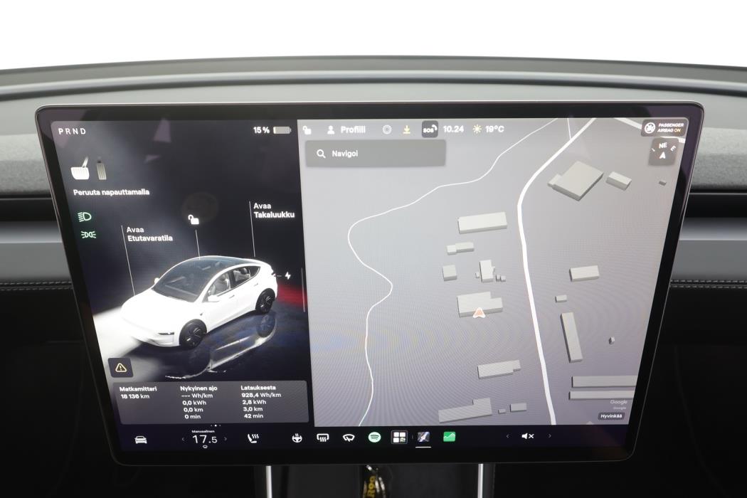 TESLA MODEL Y 2025