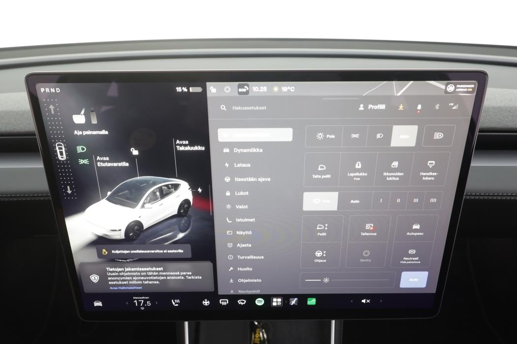 TESLA MODEL Y 2025