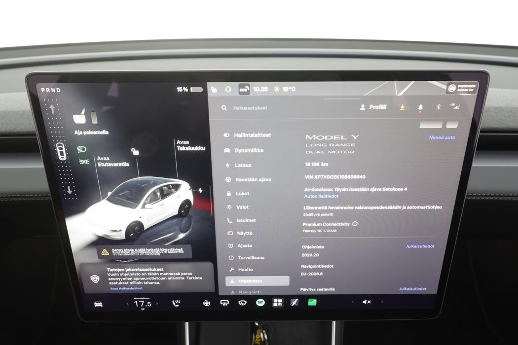 TESLA MODEL Y 2025