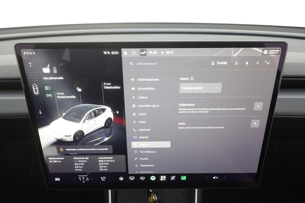TESLA MODEL Y 2025