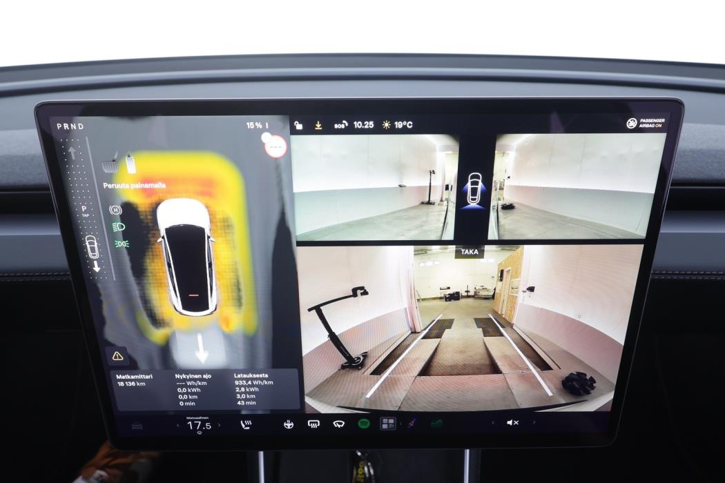 TESLA MODEL Y 2025