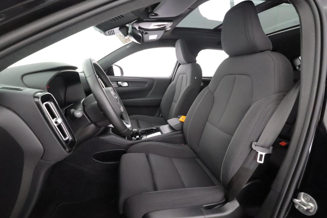 VOLVO XC40 2023