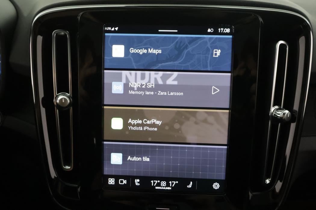 VOLVO XC40 2023