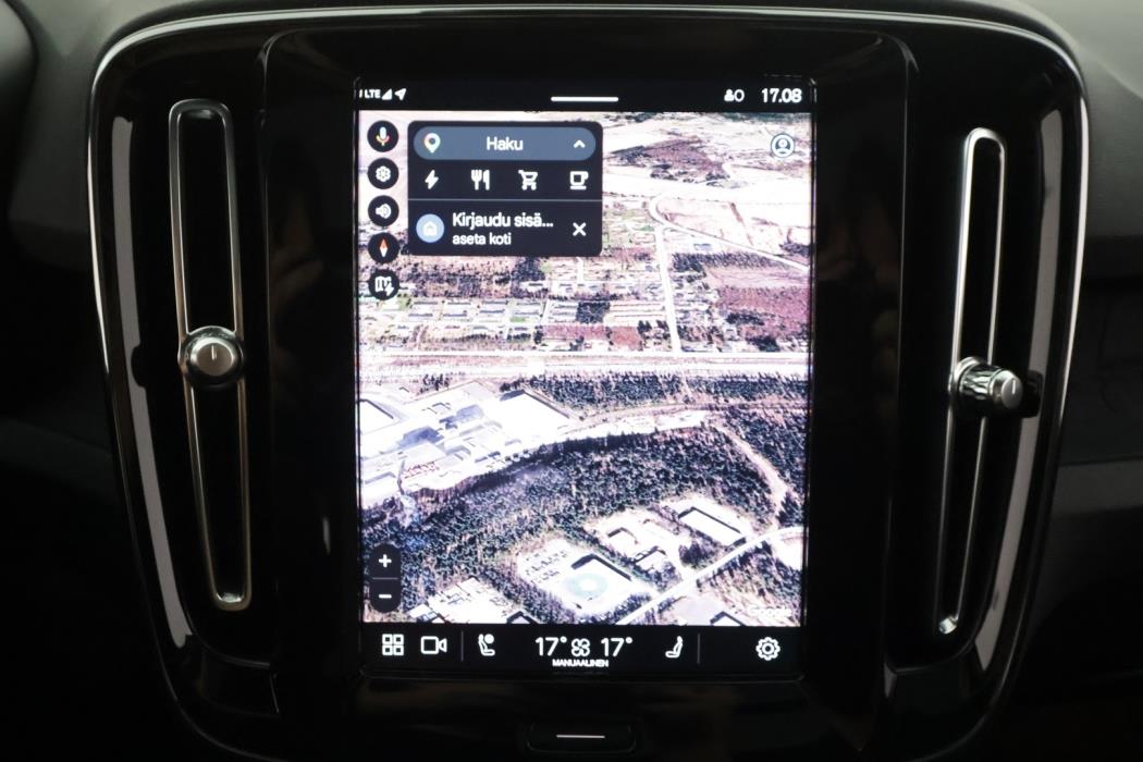 VOLVO XC40 2023