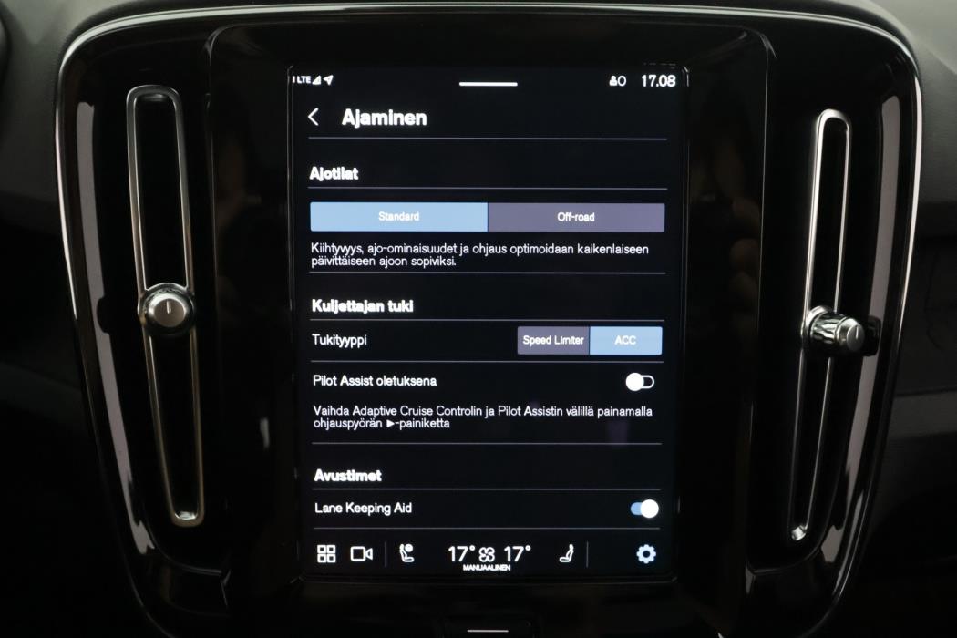 VOLVO XC40 2023