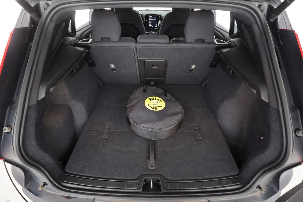 VOLVO XC40 2023